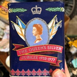 Queen Elizabeth II’s Silver Jubilee Vintage Tea Tin